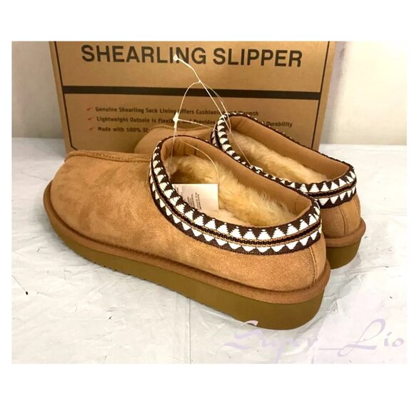 New Kirkland Signature Unisex Shearling Slippers - Picture 6 of 7